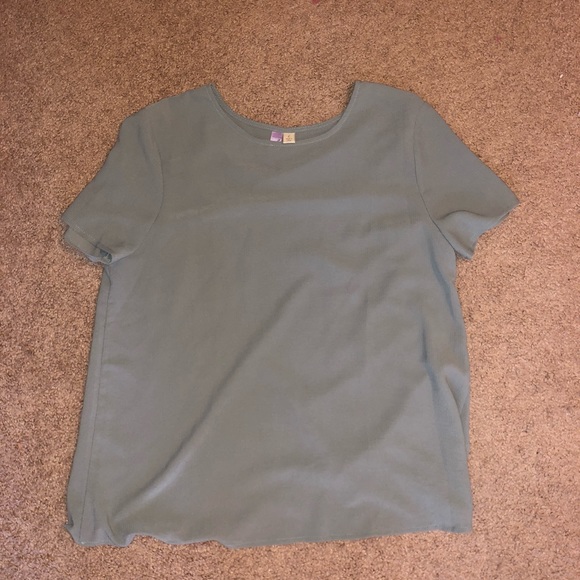 Alya Tops - sage green scalloped top